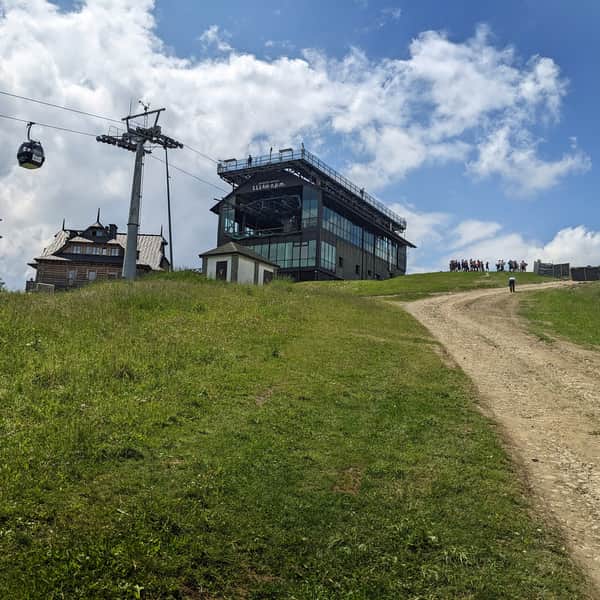 Jaworzyna Krynicka - trails, mountain hut, cable car, and views