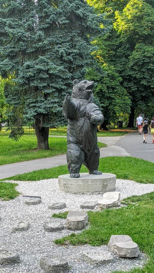 Pomnik Niedźwiedzia Wojtka w Parku Jordana