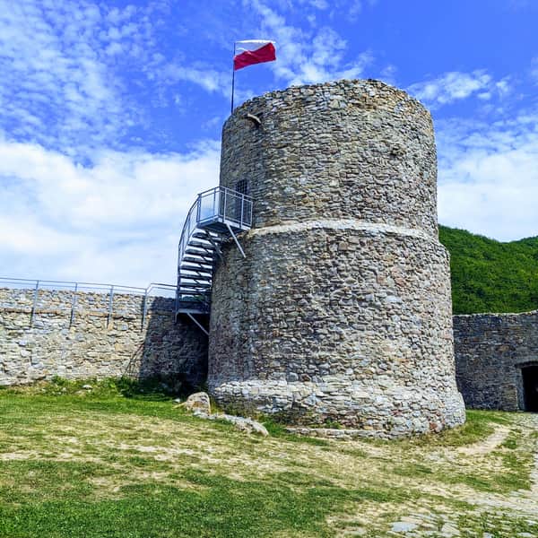 Castle in Rytrze: History, Legends, Viewpoint