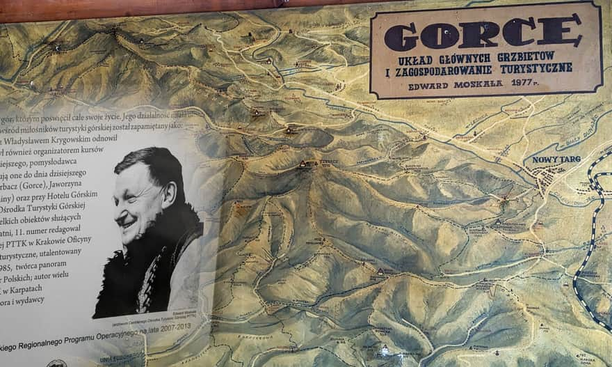 Edward Moskała and his hand-painted map of the Gorce Mountains in the PTTK Shelter on Maciejowa