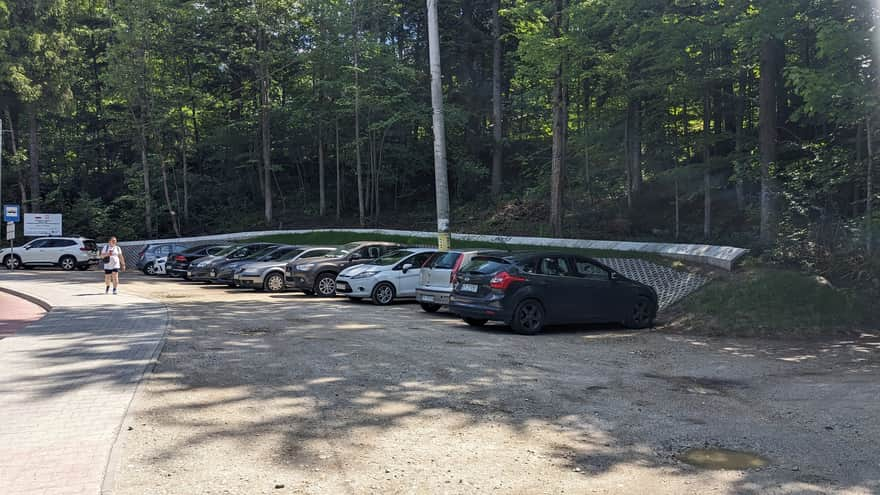 Parking at the entrance to Olczyska Valley