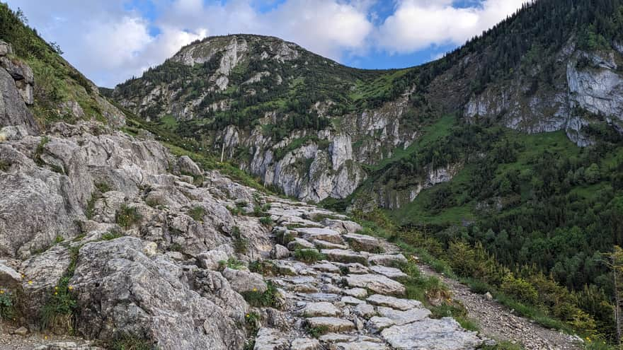 Descent to Jaworzynka Valley