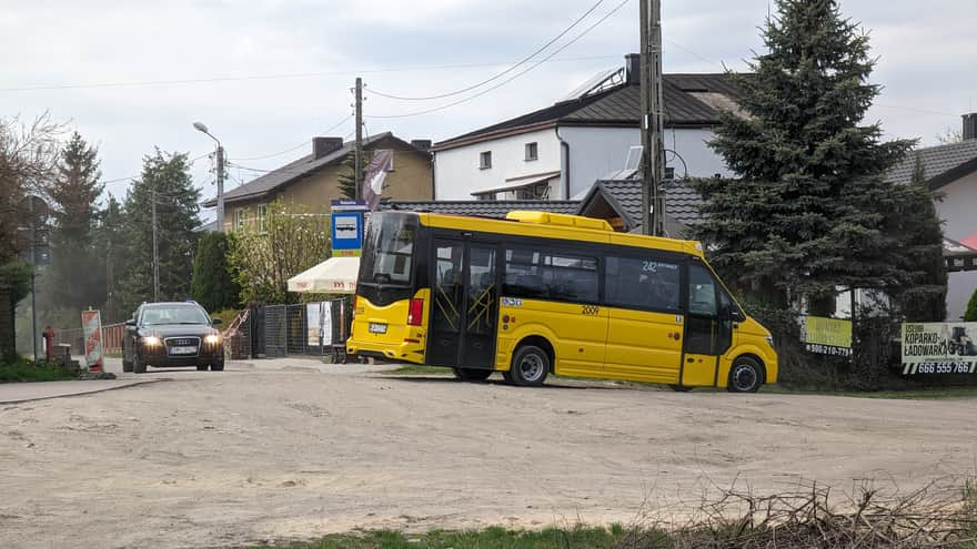 Przystanek autobusowy Ratanice przy zbiorniku Pogoria IV