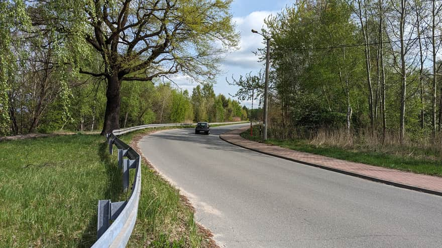 Bike trail along the eastern shore of Pogoria IV