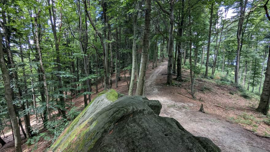 Ostry Kamień, Brzanka Range