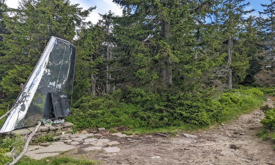 Monument dedicated to the victims of the plane crash on Polica