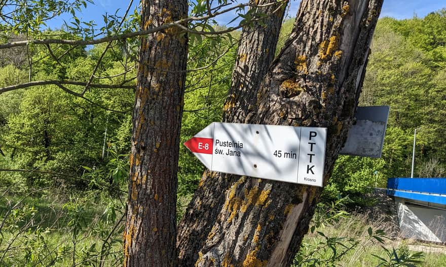 Red Trail in Nowa Wieś - in the other direction, you would reach the Hermitage of St. John of Dukla