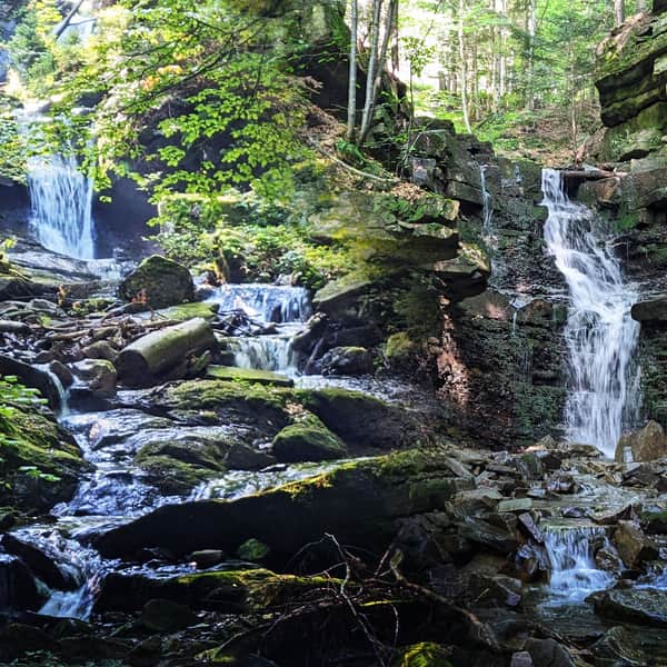 Najpiękniejsze wodospady w Beskidach - gdzie je znaleźć?