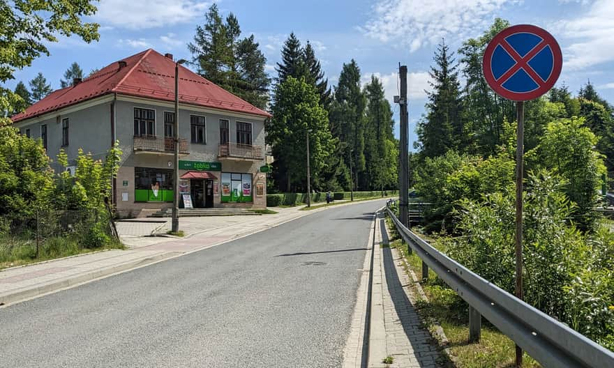 Blue trail from Rabka-Zdrój to the lookout tower on Polczakówka - Słoneczna Street