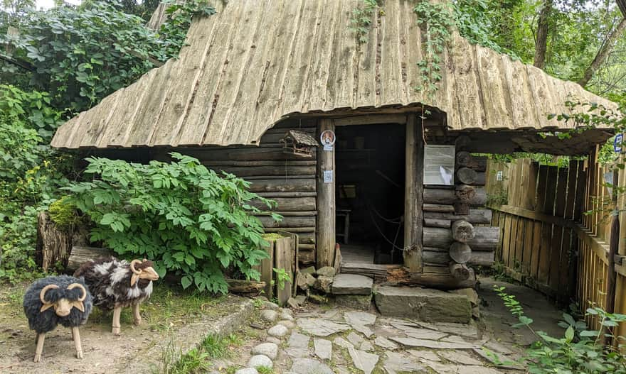 Bacówka w Muzeum Górali i Zbójników w Rabce-Zdroju